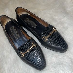 Agostini black leather small heel loafers shoes